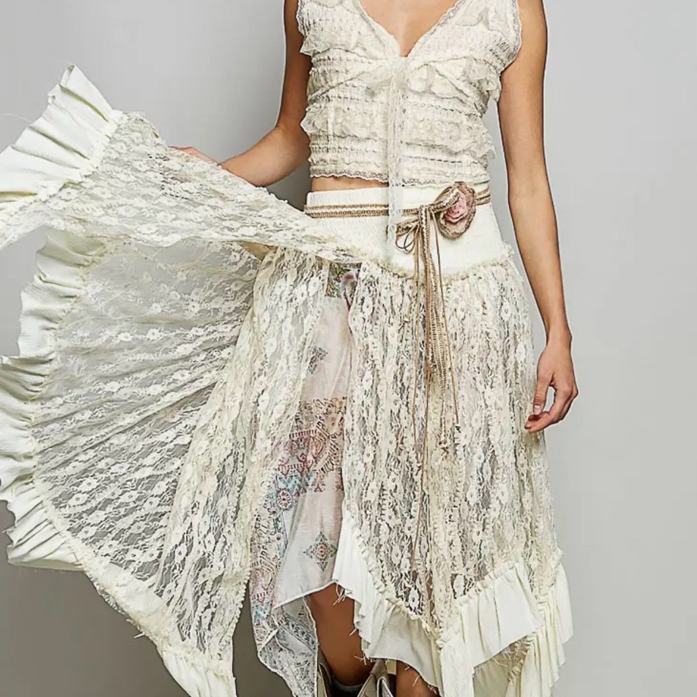 NWT. POL Cream Asymmetrical Lace Skirt